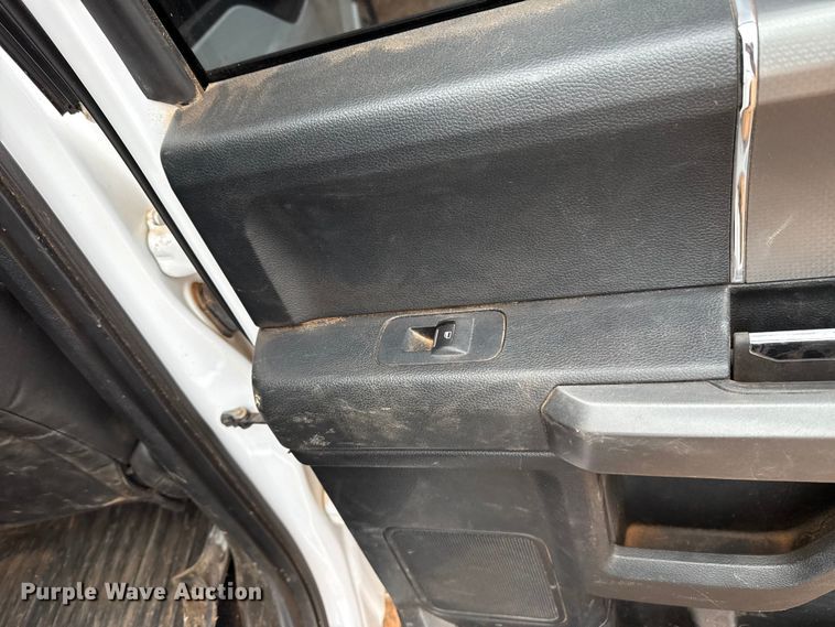 image for item HI9400 2015 Ford F150 SuperCrew pickup truck