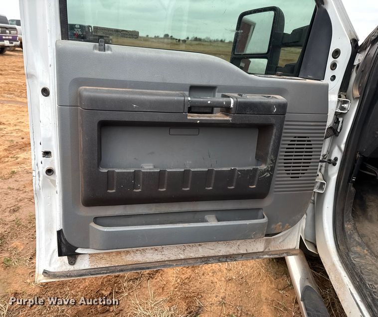 image for item HI9401 2012 Ford F250 Super Duty SuperCab pickup truck