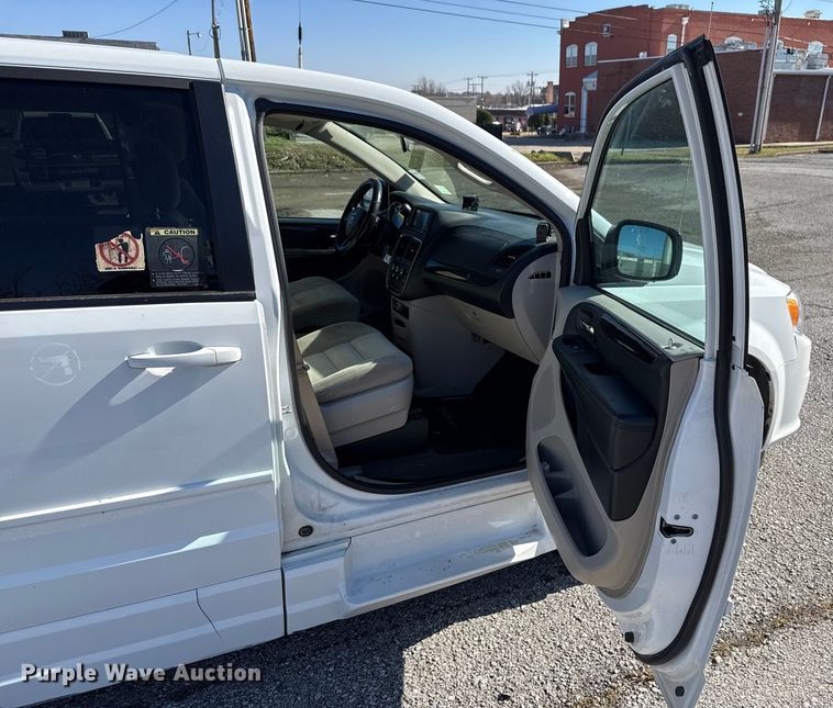 image for item HI9403 2017 Dodge Grand Caravan handicap accessible van