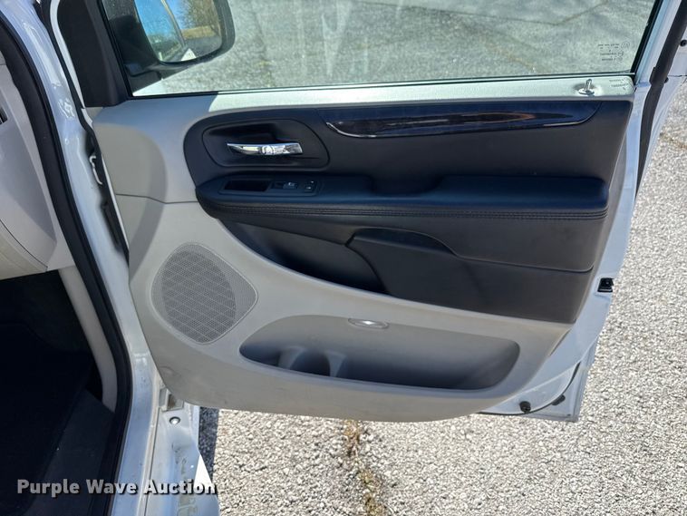 image for item HI9403 2017 Dodge Grand Caravan handicap accessible van