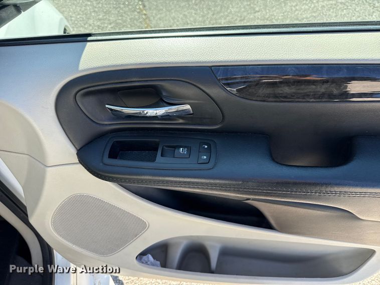 image for item HI9403 2017 Dodge Grand Caravan handicap accessible van