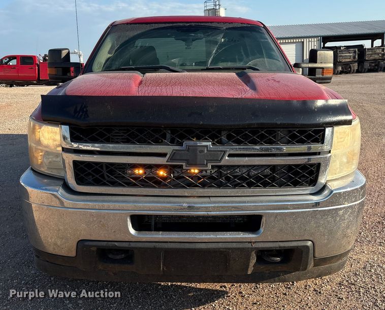 image for item IE9190 2011 Chevrolet Silverado 3500HD Crew Cab pickup truck