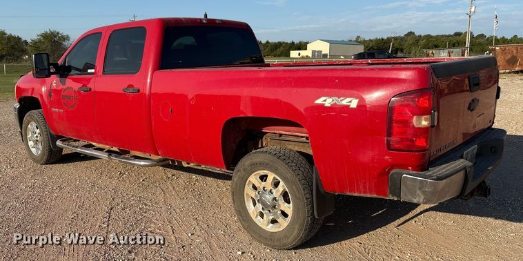 image for item IE9190 2011 Chevrolet Silverado 3500HD Crew Cab pickup truck