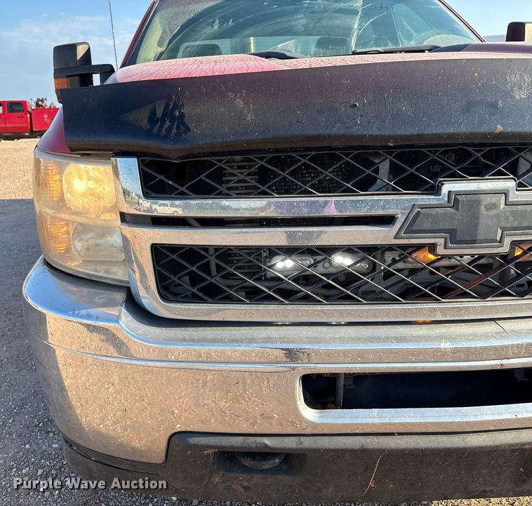 image for item IE9190 2011 Chevrolet Silverado 3500HD Crew Cab pickup truck