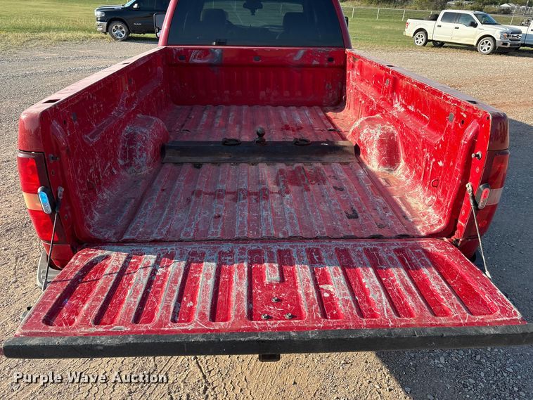 image for item IE9190 2011 Chevrolet Silverado 3500HD Crew Cab pickup truck