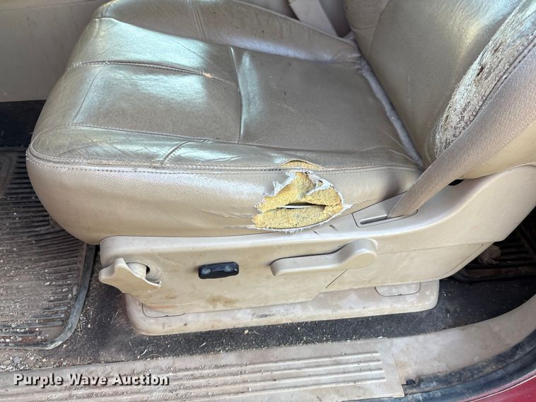 image for item IE9190 2011 Chevrolet Silverado 3500HD Crew Cab pickup truck