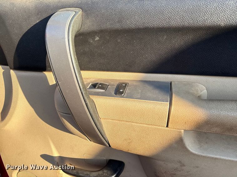 image for item IE9190 2011 Chevrolet Silverado 3500HD Crew Cab pickup truck