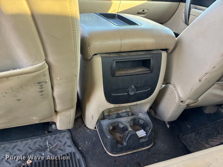 image for item IE9190 2011 Chevrolet Silverado 3500HD Crew Cab pickup truck