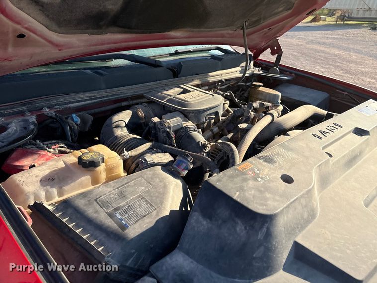 image for item IE9190 2011 Chevrolet Silverado 3500HD Crew Cab pickup truck