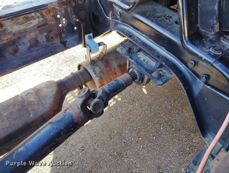 image for item IH9350 1992 GMC C6500 truck cab and chassis