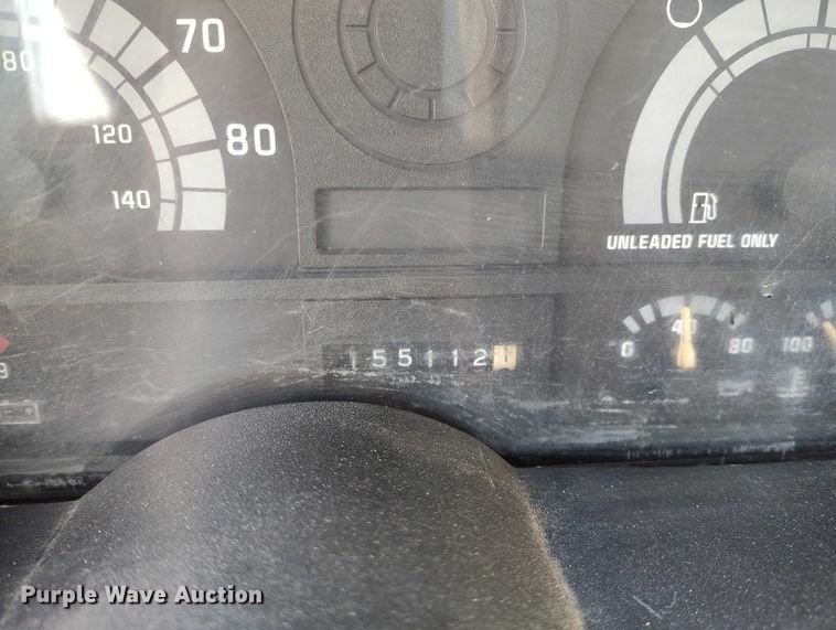 image for item IH9350 1992 GMC C6500 truck cab and chassis