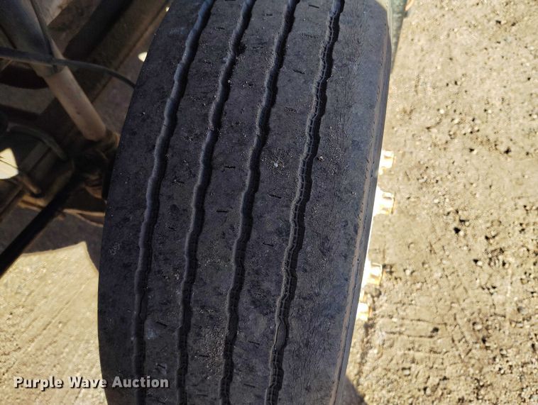 image for item IH9350 1992 GMC C6500 truck cab and chassis