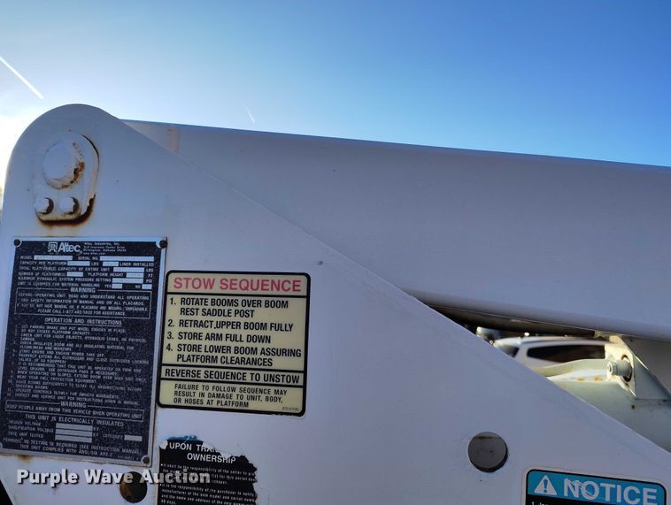 image for item IH9356 2002 Ford F550 Super Duty bucket truck