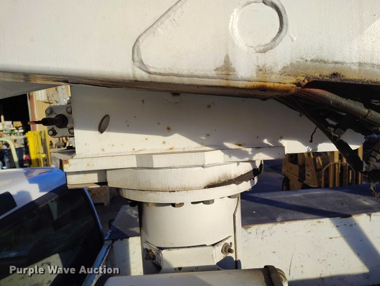 image for item IH9356 2002 Ford F550 Super Duty bucket truck