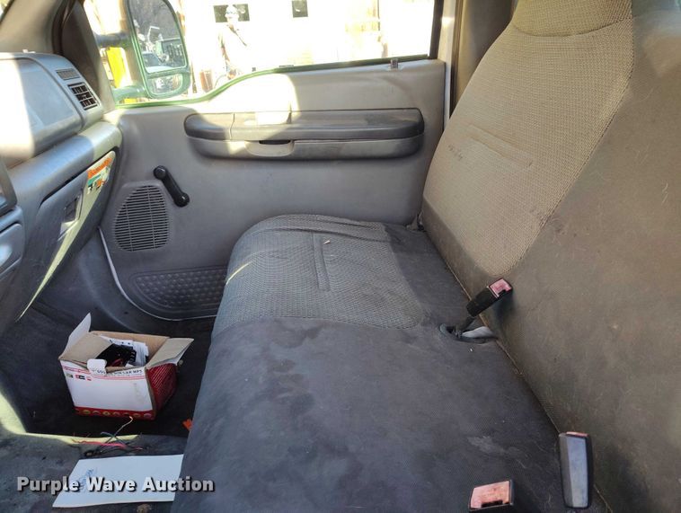 image for item IH9356 2002 Ford F550 Super Duty bucket truck