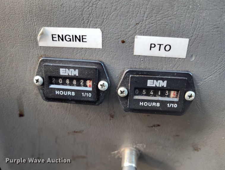 image for item IH9356 2002 Ford F550 Super Duty bucket truck