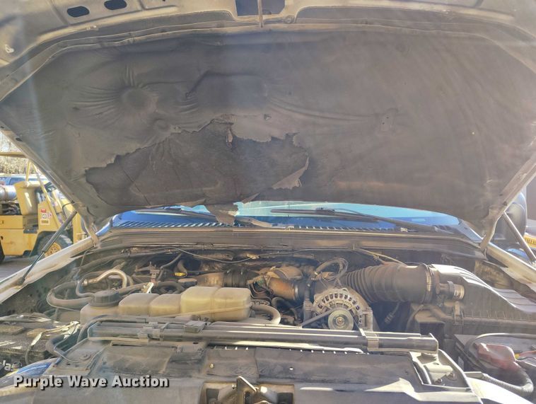 image for item IH9356 2002 Ford F550 Super Duty bucket truck