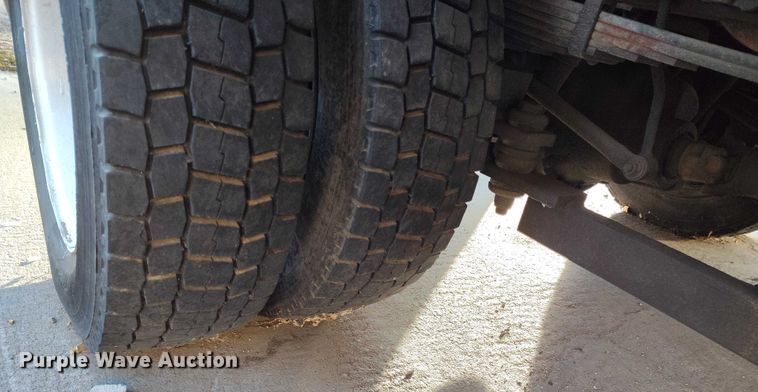 image for item IH9356 2002 Ford F550 Super Duty bucket truck