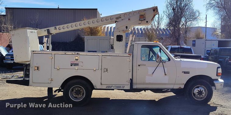 image for item IH9359 1992 Ford F350 bucket truck