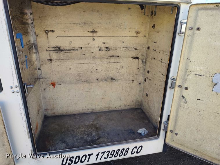 image for item IH9359 1992 Ford F350 bucket truck