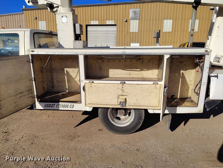 image for item IH9359 1992 Ford F350 bucket truck