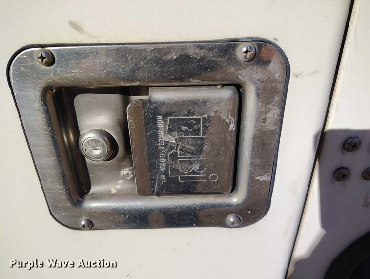 image for item IH9359 1992 Ford F350 bucket truck