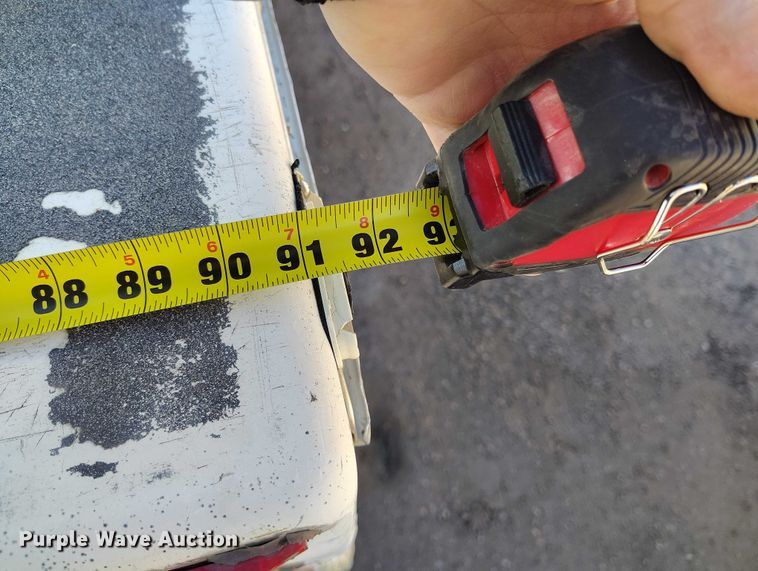 image for item IH9359 1992 Ford F350 bucket truck