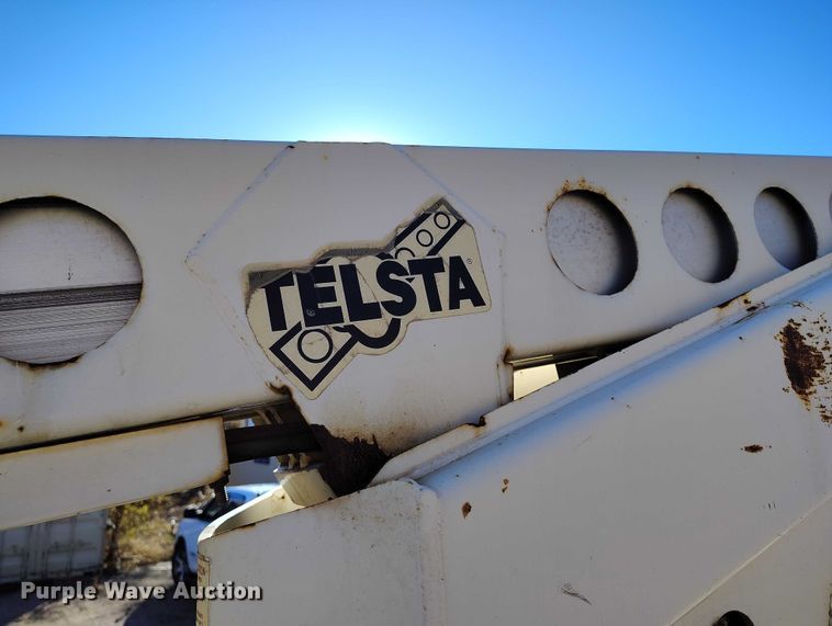 image for item IH9359 1992 Ford F350 bucket truck