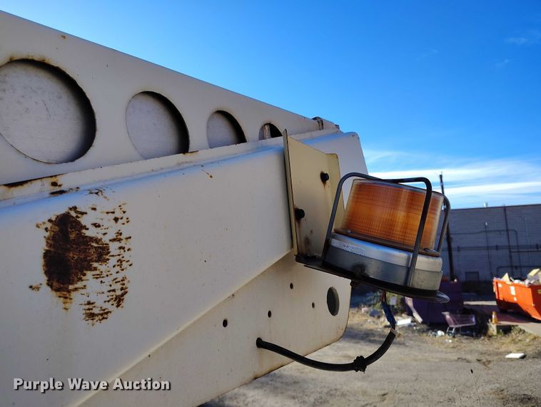 image for item IH9359 1992 Ford F350 bucket truck