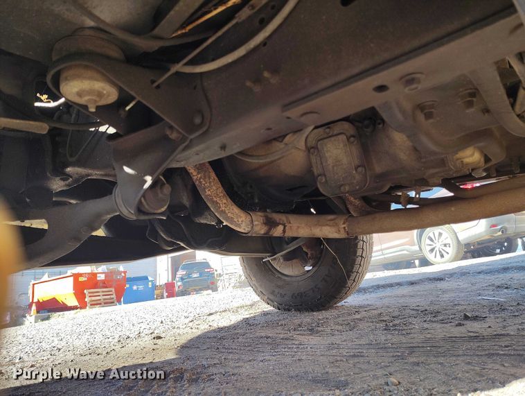 image for item IH9359 1992 Ford F350 bucket truck