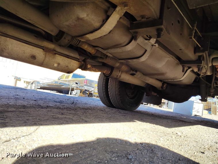 image for item IH9359 1992 Ford F350 bucket truck