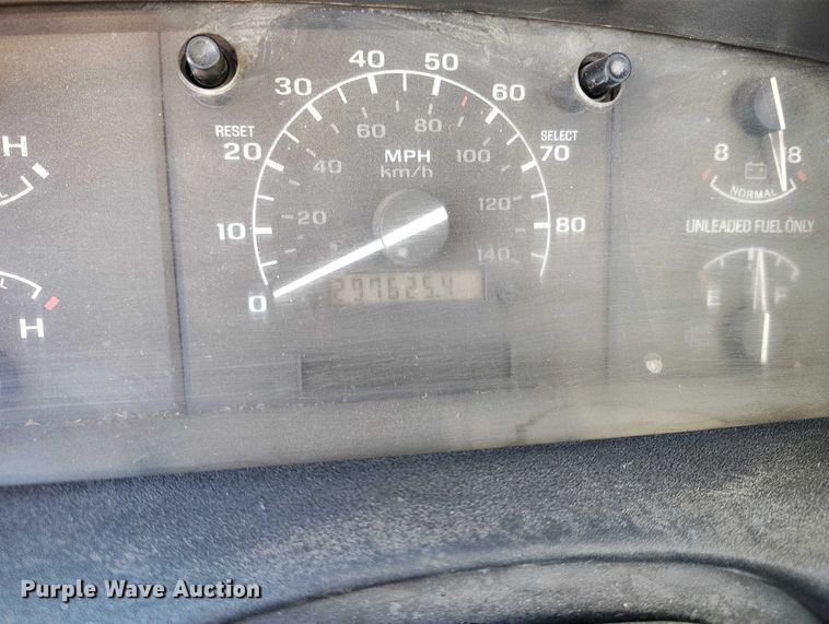 image for item IH9359 1992 Ford F350 bucket truck