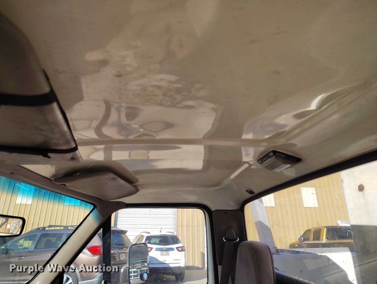 image for item IH9359 1992 Ford F350 bucket truck