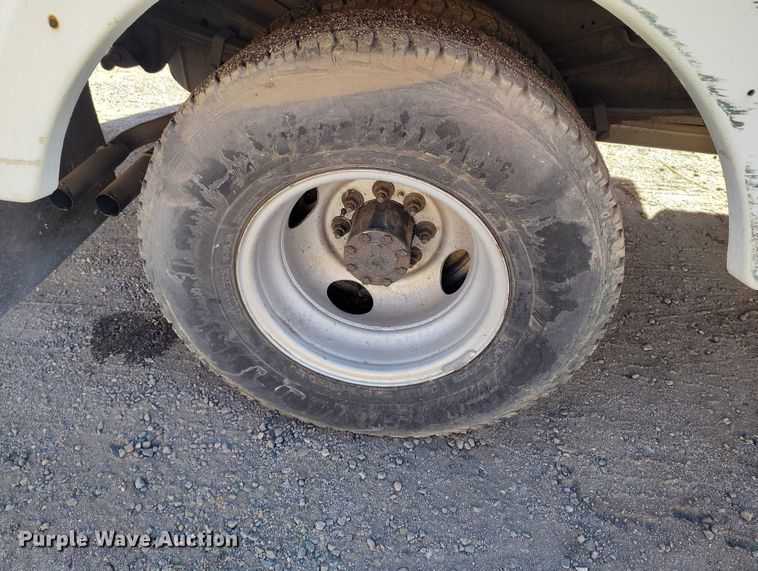 image for item IH9359 1992 Ford F350 bucket truck