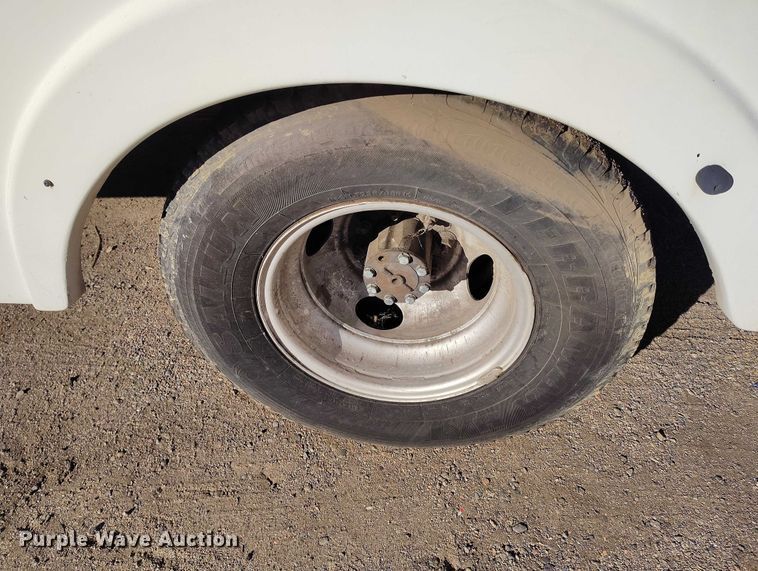 image for item IH9359 1992 Ford F350 bucket truck