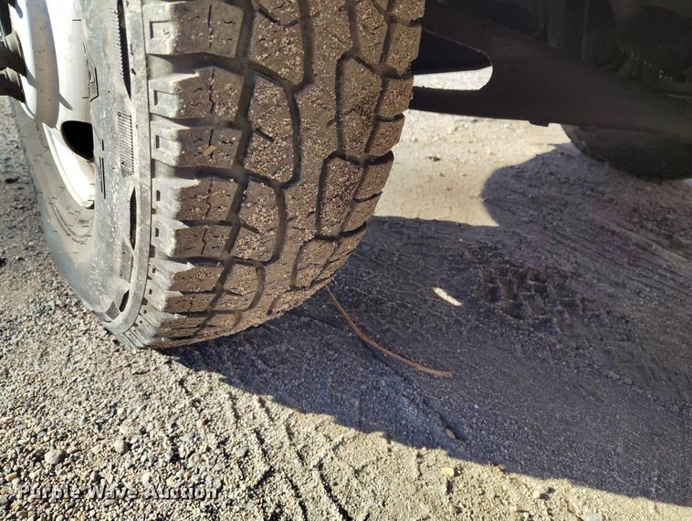 image for item IH9359 1992 Ford F350 bucket truck