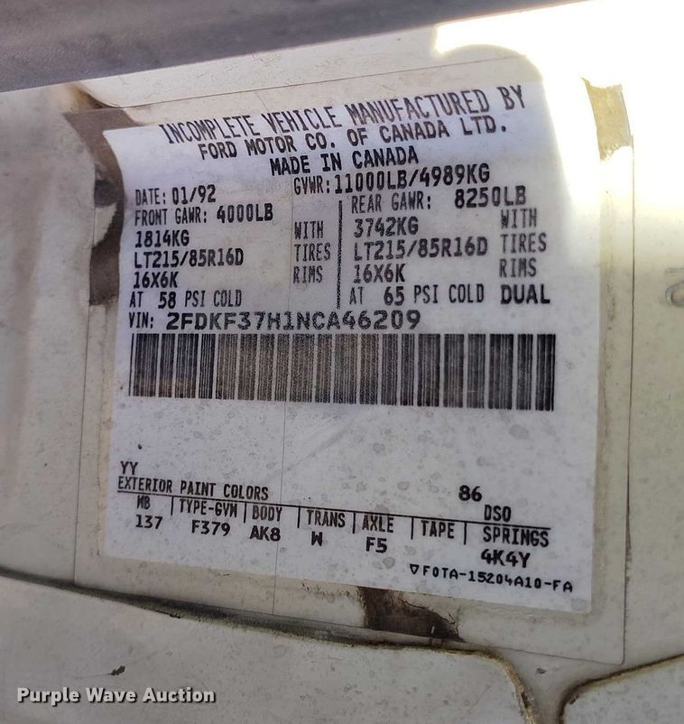 image for item IH9359 1992 Ford F350 bucket truck