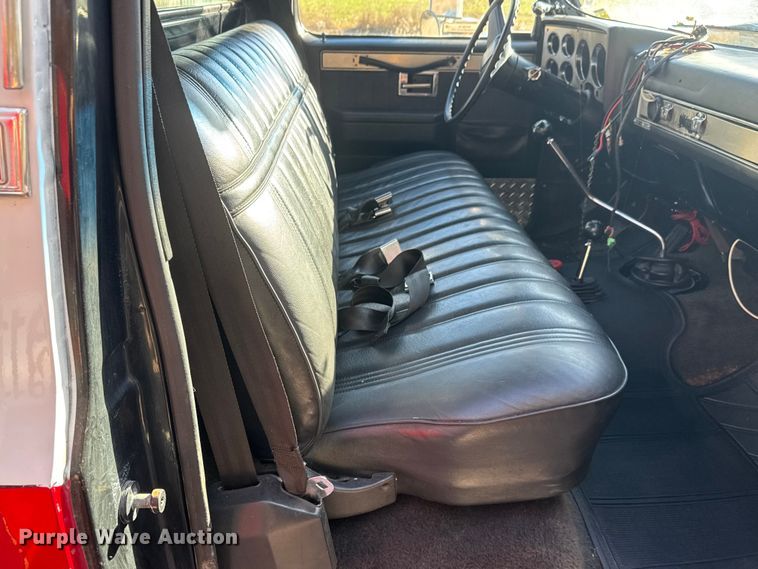 image for item NA9879 1983 GMC Sierra Classic 3500 brush fire truck