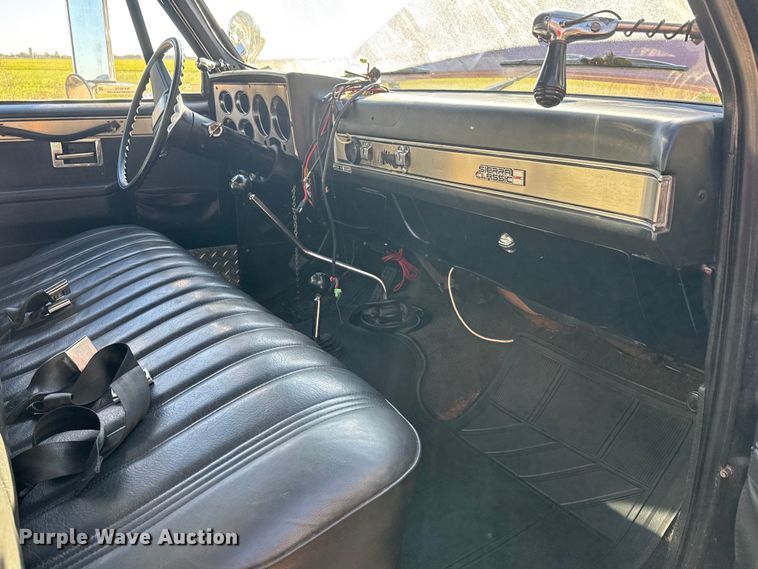 image for item NA9879 1983 GMC Sierra Classic 3500 brush fire truck