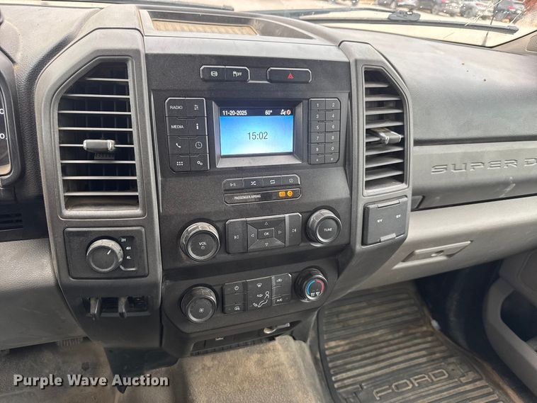 image for item NA9952 2020 Ford F250 Super Duty XL Crew Cab pickup truck