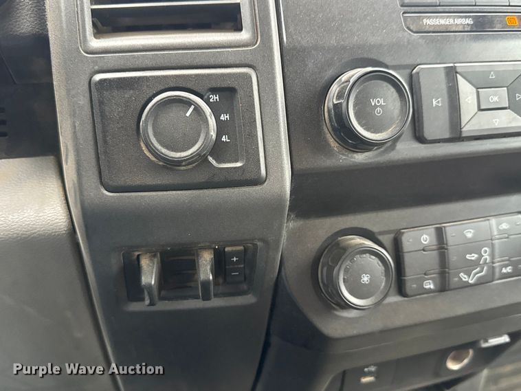 image for item NA9952 2020 Ford F250 Super Duty XL Crew Cab pickup truck