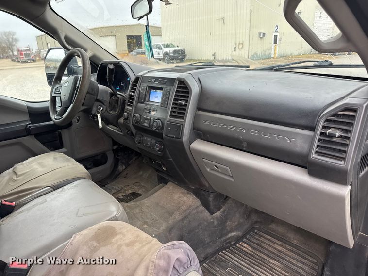 image for item NA9952 2020 Ford F250 Super Duty XL Crew Cab pickup truck