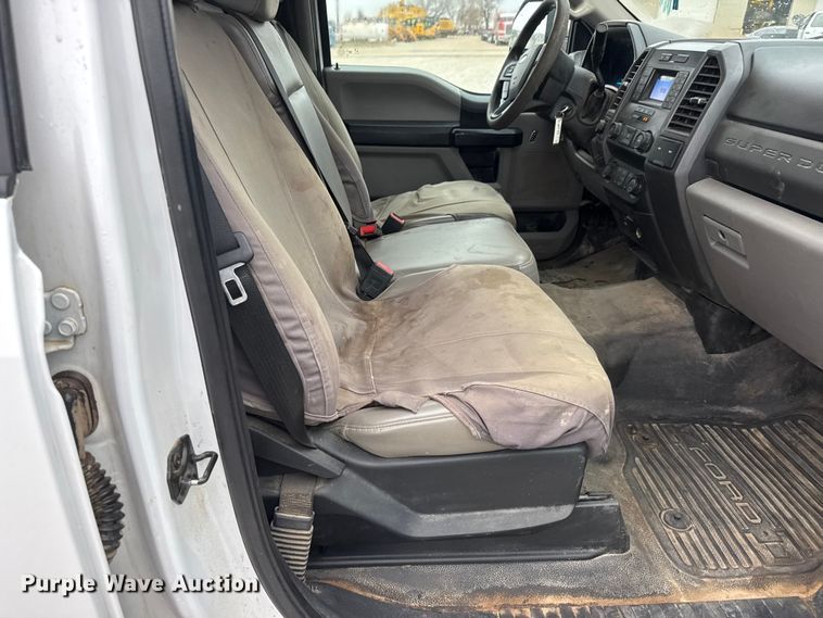 image for item NA9952 2020 Ford F250 Super Duty XL Crew Cab pickup truck