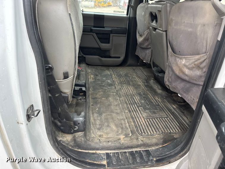 image for item NA9952 2020 Ford F250 Super Duty XL Crew Cab pickup truck