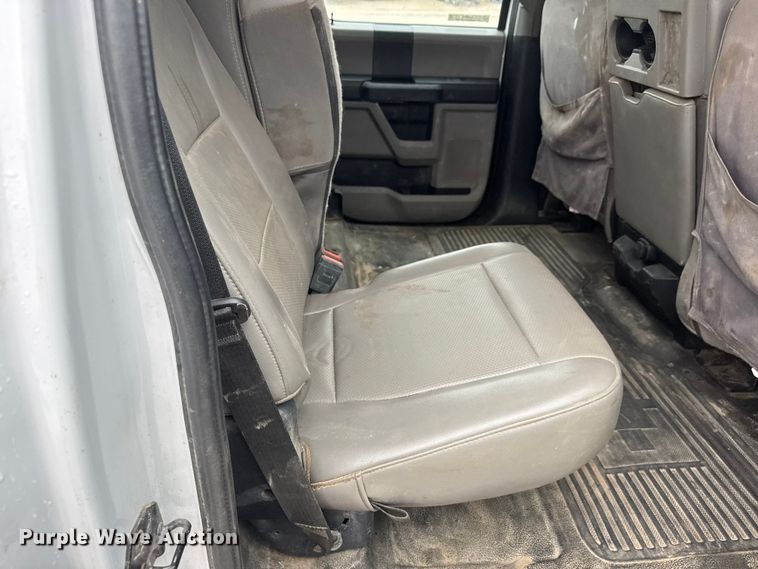 image for item NA9952 2020 Ford F250 Super Duty XL Crew Cab pickup truck