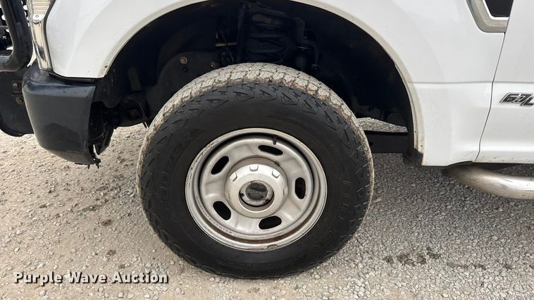 image for item NA9952 2020 Ford F250 Super Duty XL Crew Cab pickup truck