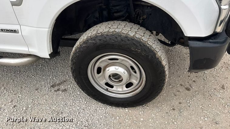 image for item NA9952 2020 Ford F250 Super Duty XL Crew Cab pickup truck