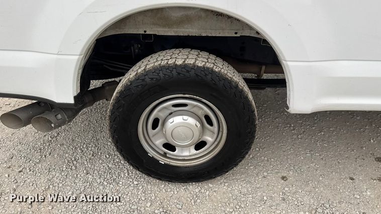 image for item NA9952 2020 Ford F250 Super Duty XL Crew Cab pickup truck