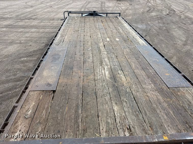 image for item NA9959 2016 Lamar equipment trailer