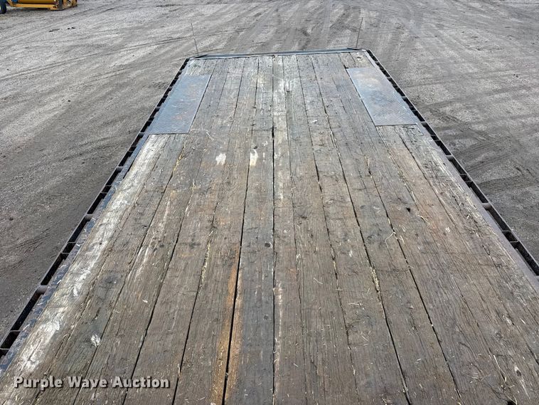 image for item NA9959 2016 Lamar equipment trailer